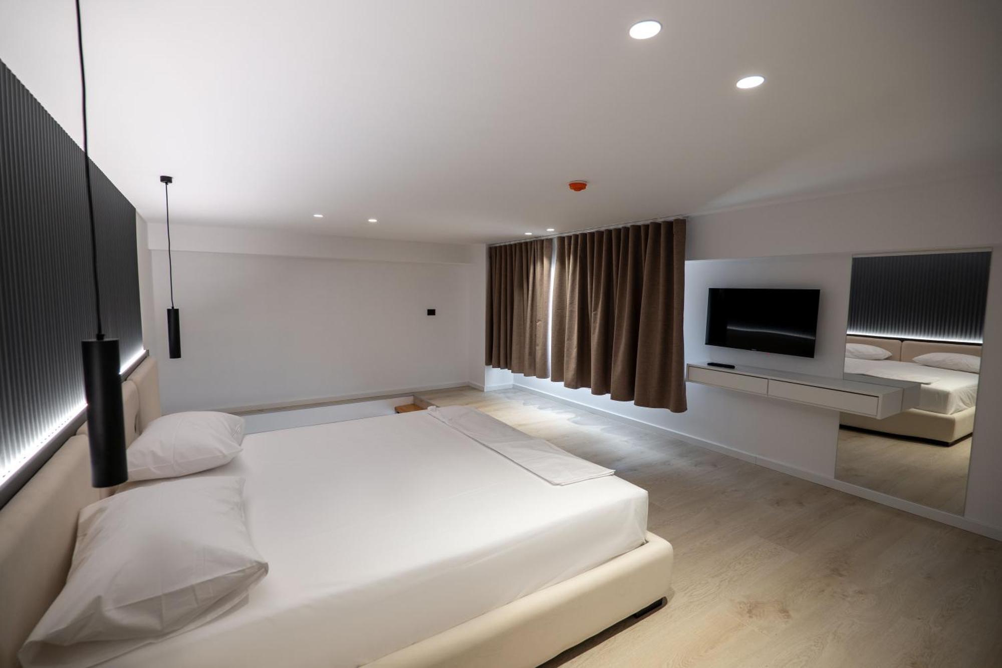 Arrei Hotel Sarande Exterior photo