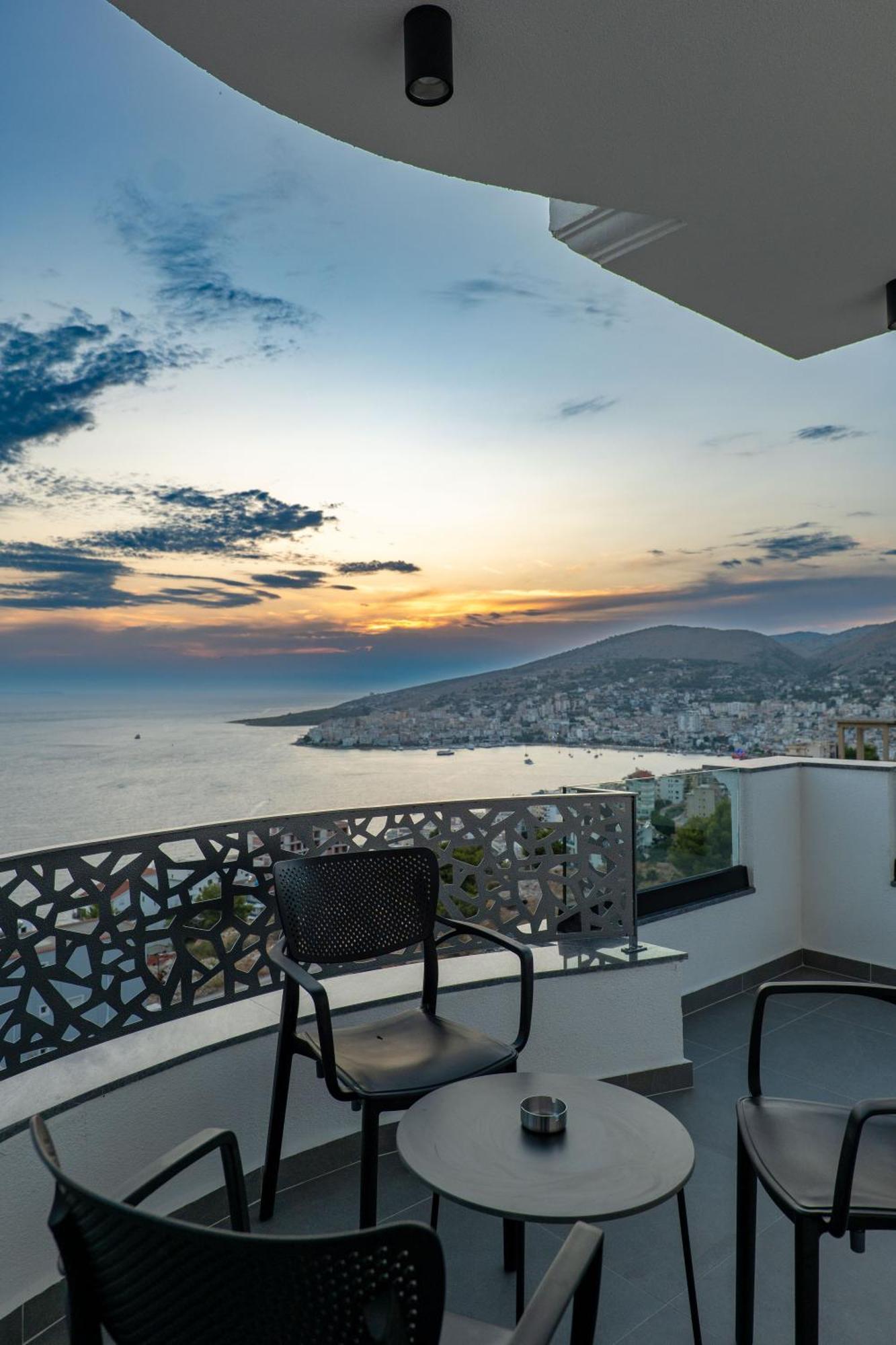 Arrei Hotel Sarande Exterior photo