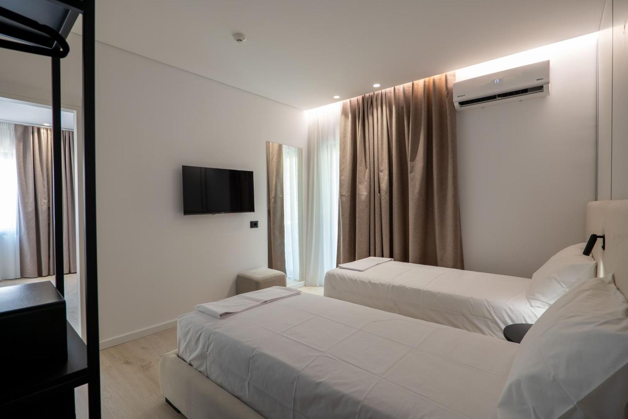 Arrei Hotel Sarande Exterior photo