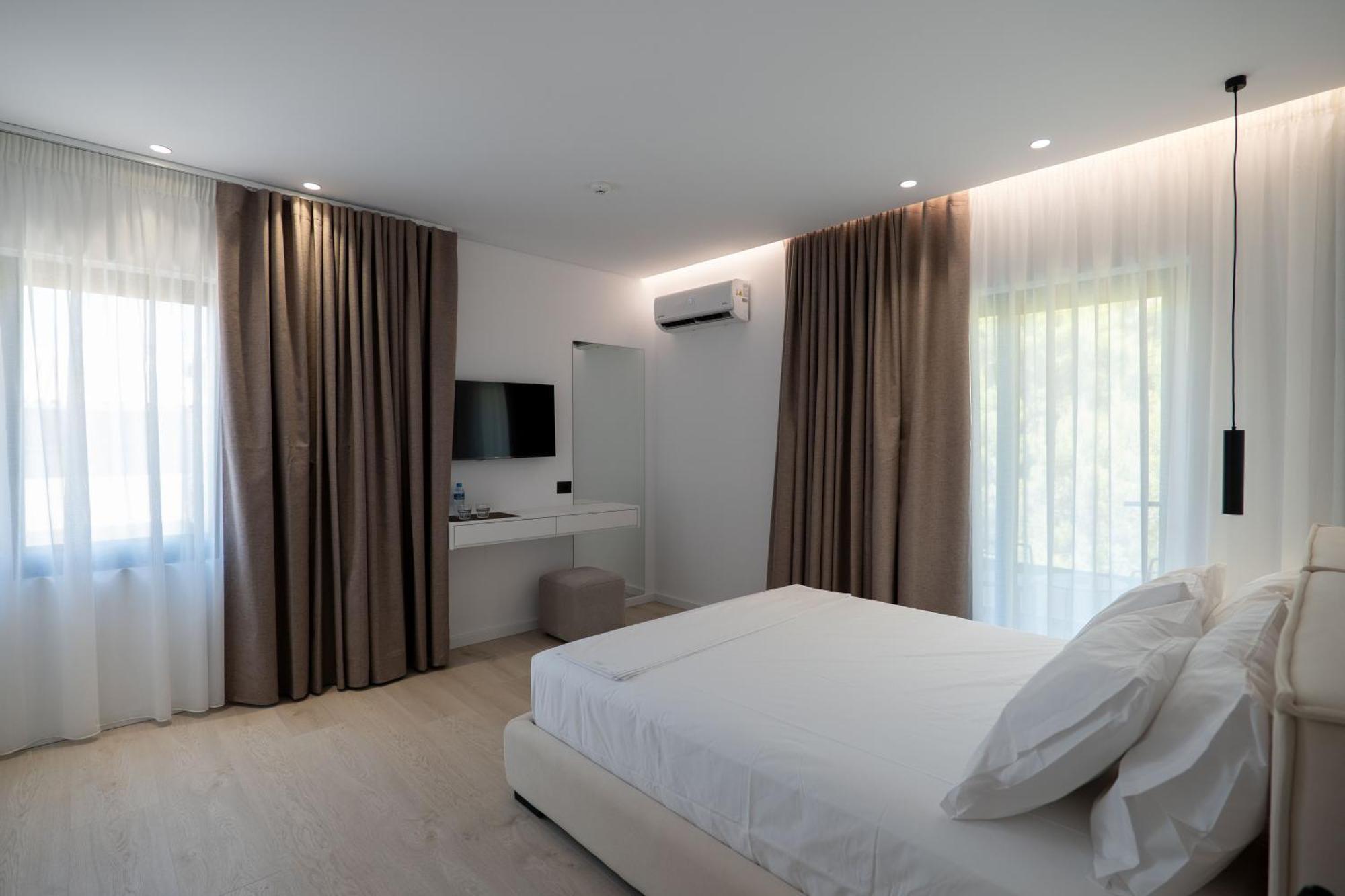 Arrei Hotel Sarande Exterior photo